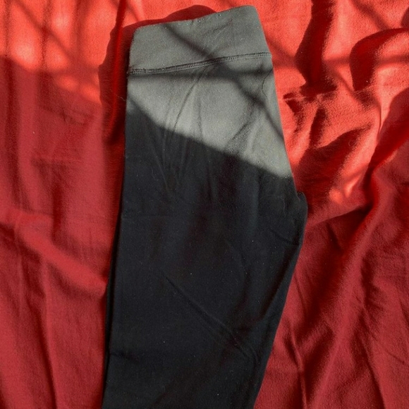 Lulu lemmons - Picture 3 of 4